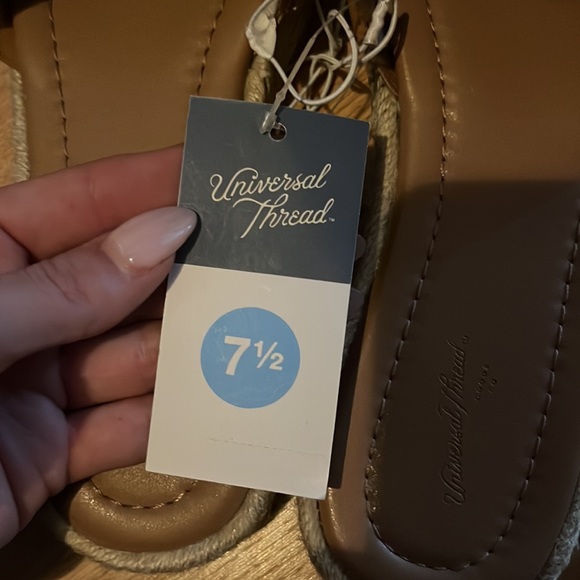 Sandals - Picture 6 of 7